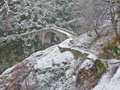 Le Pont du diable enneigé (2018). Thueyts        https://www.facebook.com/THUEYTS